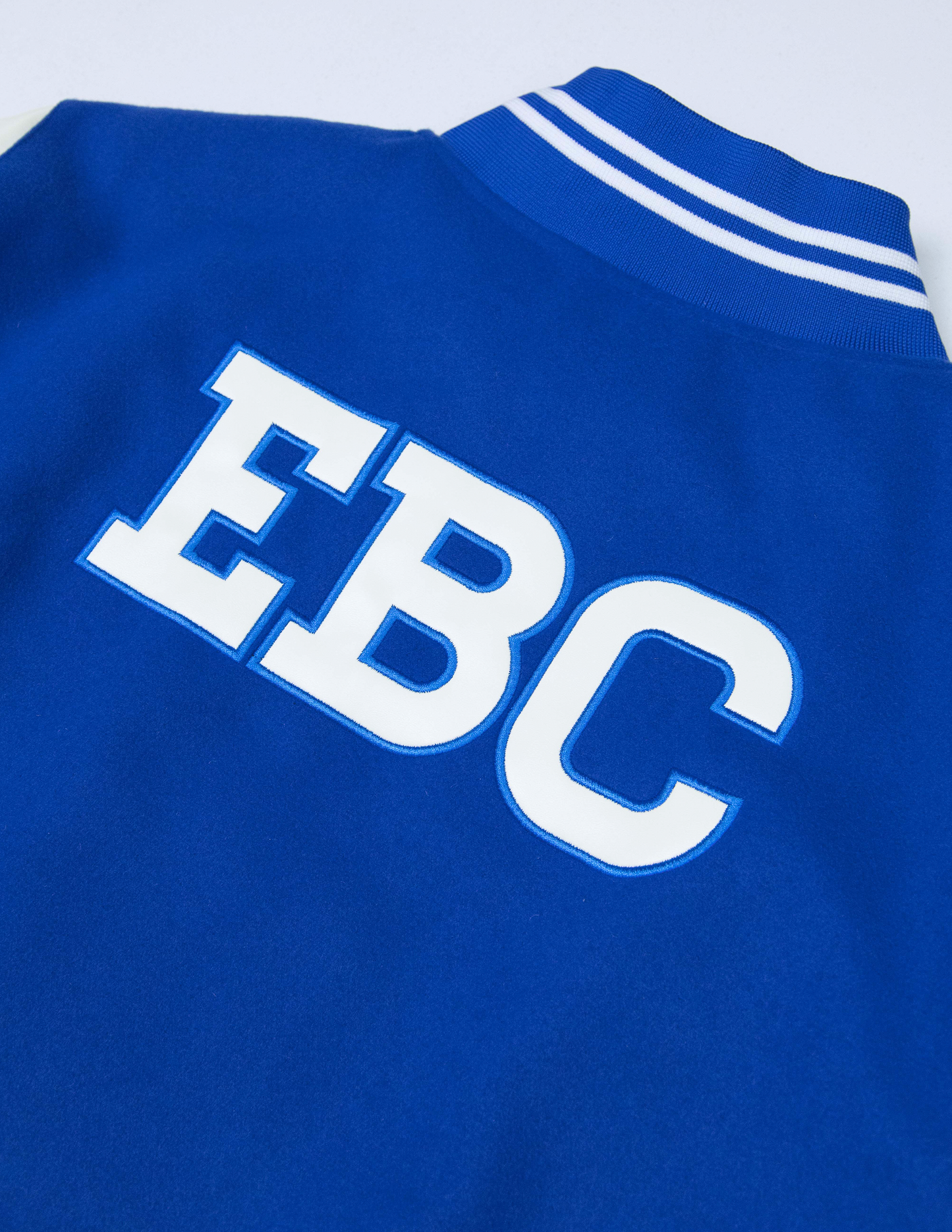 Chamarra Varsity AZUL REY - EBC